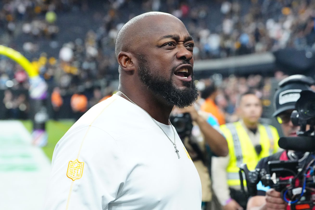 Pittsburgh Steelers head coach Mike Tomlin electrifies the crowd after a 32-13 road victory for the Pittsburgh Steelers from Allegiant Stadium.