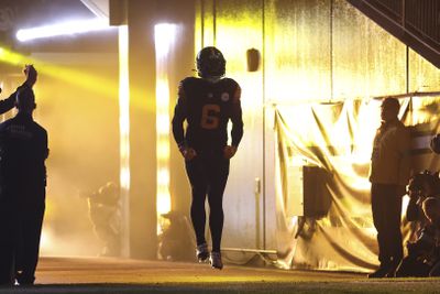 Pittsburgh Steelers linebacker Patrick Queen enters the field as he and the Pittsburgh Steelers get set to host the New York Giants for a prime time Monday Night Football contest.