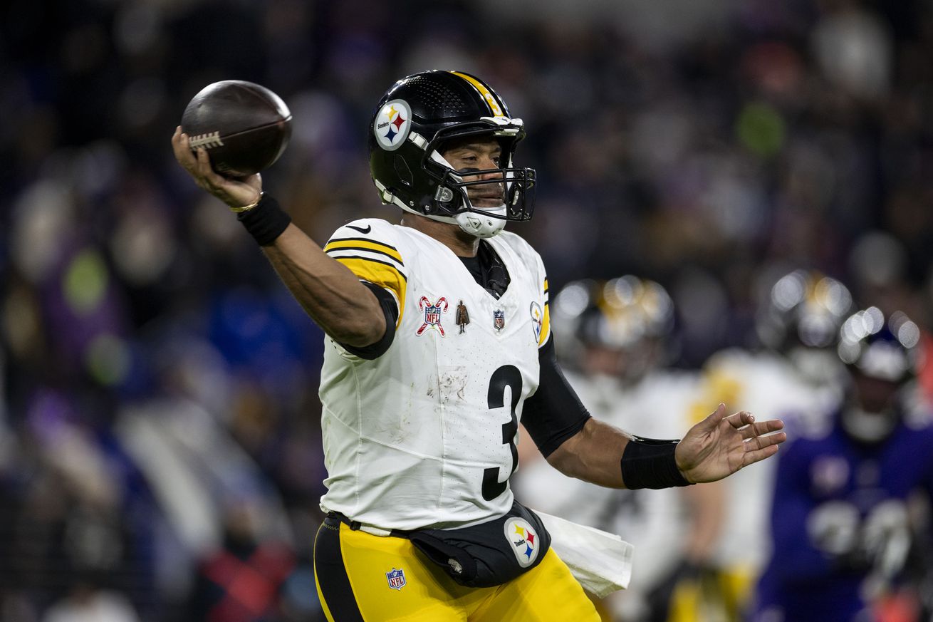 Pittsburgh Steelers v Baltimore Ravens