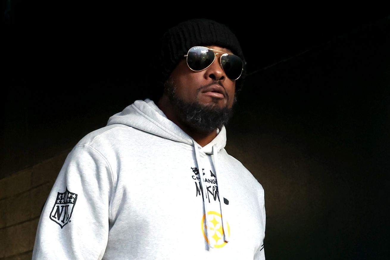 Pittsburgh Steelers head coach Mike Tomlin walks out of the tunnel before a game against the Philadelphia Eagles at Lincoln Financial Field on December 15, 2024 in Philadelphia, Pennsylvania.