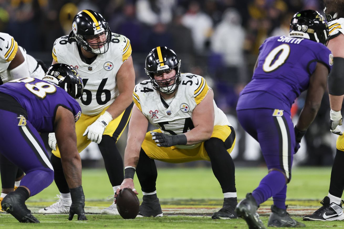 Pittsburgh Steelers v Baltimore Ravens