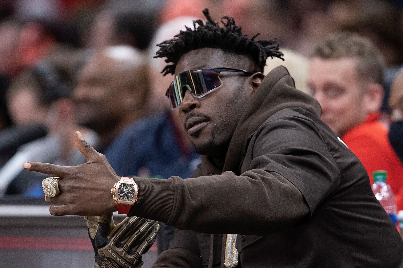 Los Angeles Clippers v Atlanta Hawks