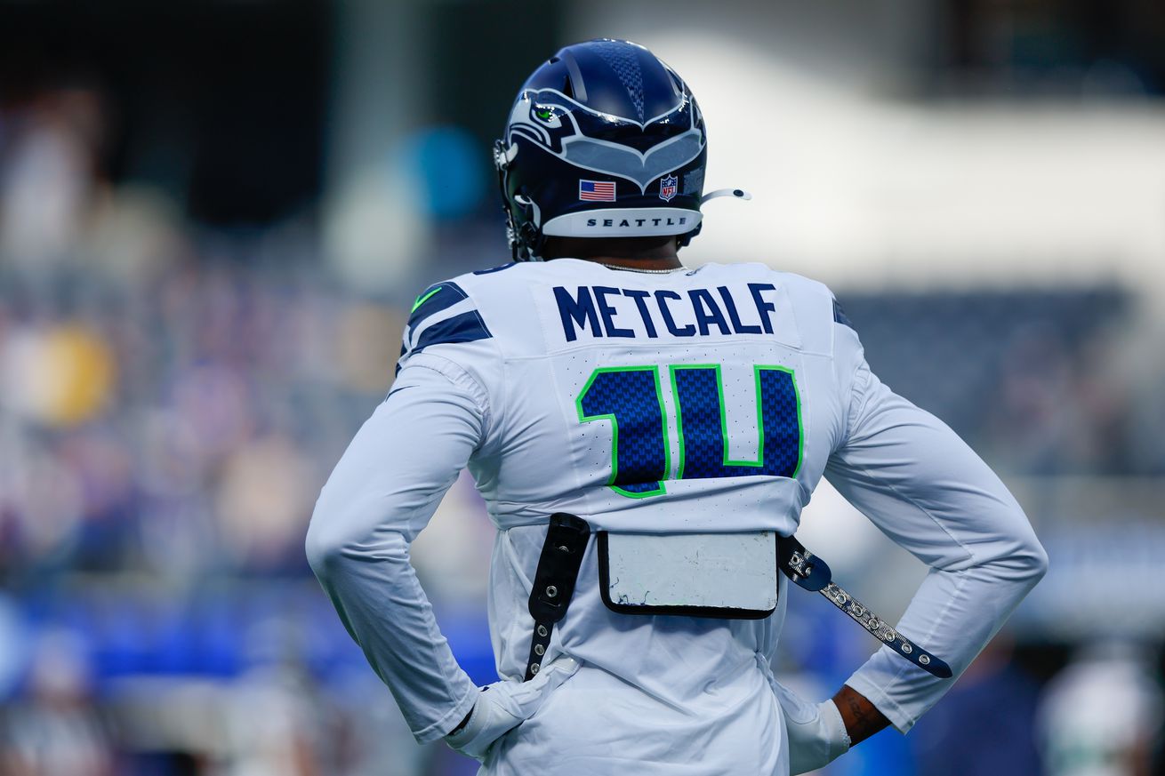 Seattle Seahawks wide receiver DK Metcalf (14) warms up before an NFL game between the Seattle Seahawks and Los Angeles Rams on January 05, 2025, at SoFi Stadium in Inglewood, CA.