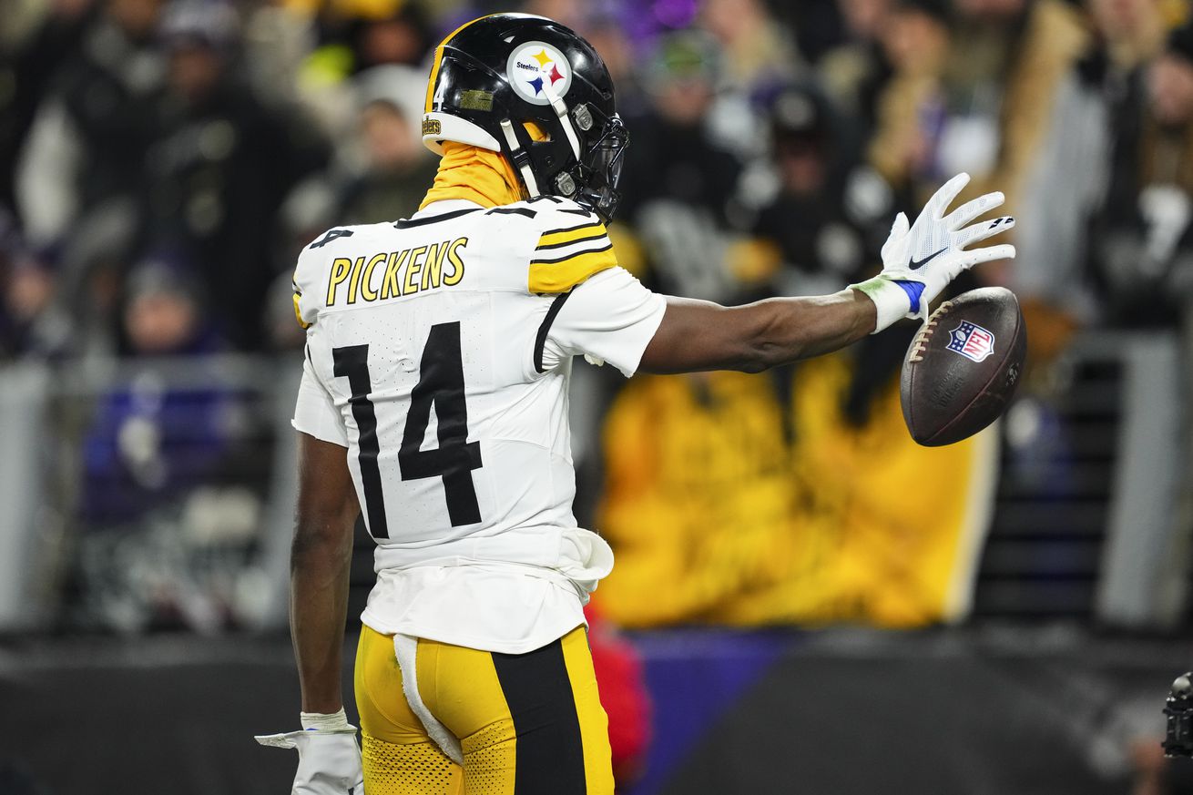 AFC Wild Card Playoffs: Pittsburgh Steelers v Baltimore Ravens