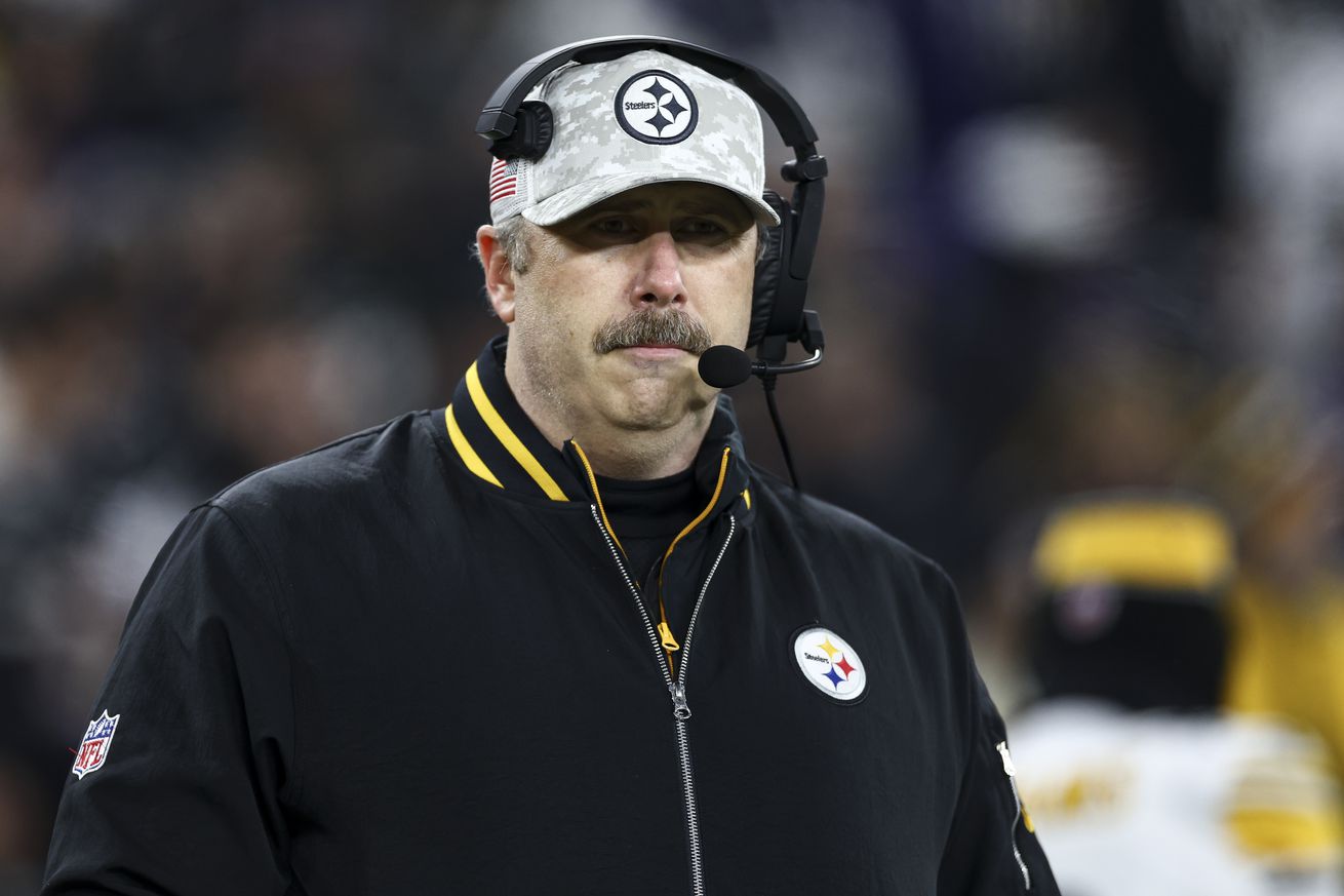AFC Wild Card Playoffs: Pittsburgh Steelers v Baltimore Ravens