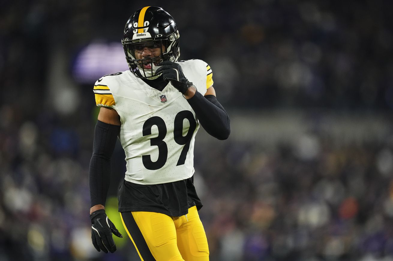 AFC Wild Card Playoffs: Pittsburgh Steelers v Baltimore Ravens