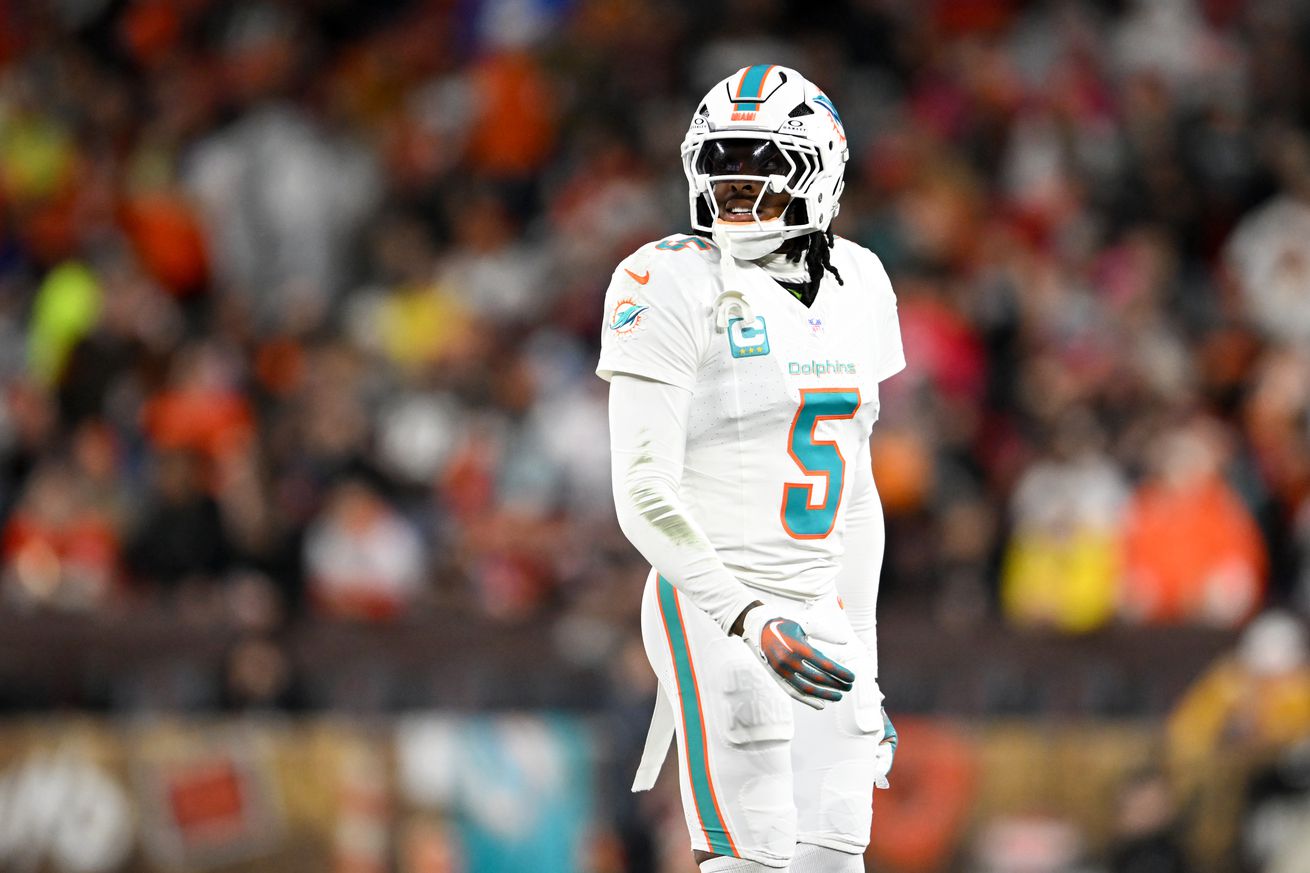 Miami Dolphins v Cleveland Browns