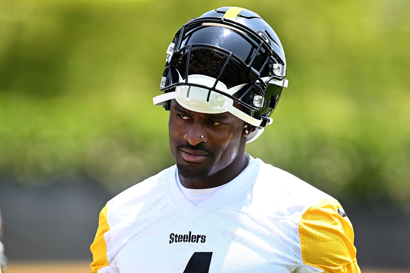 DK Metcalf #4 of the Pittsburgh Steelers looks on during Minicamp at UPMC Rooney Sports Complex on June 11, 2025 in Pittsburgh, Pennsylvania.