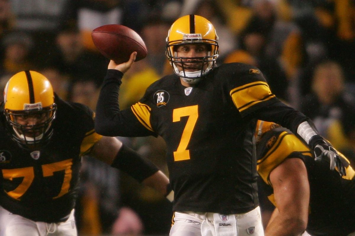 Steelers reveal gold helmet in new 2025 uniforms