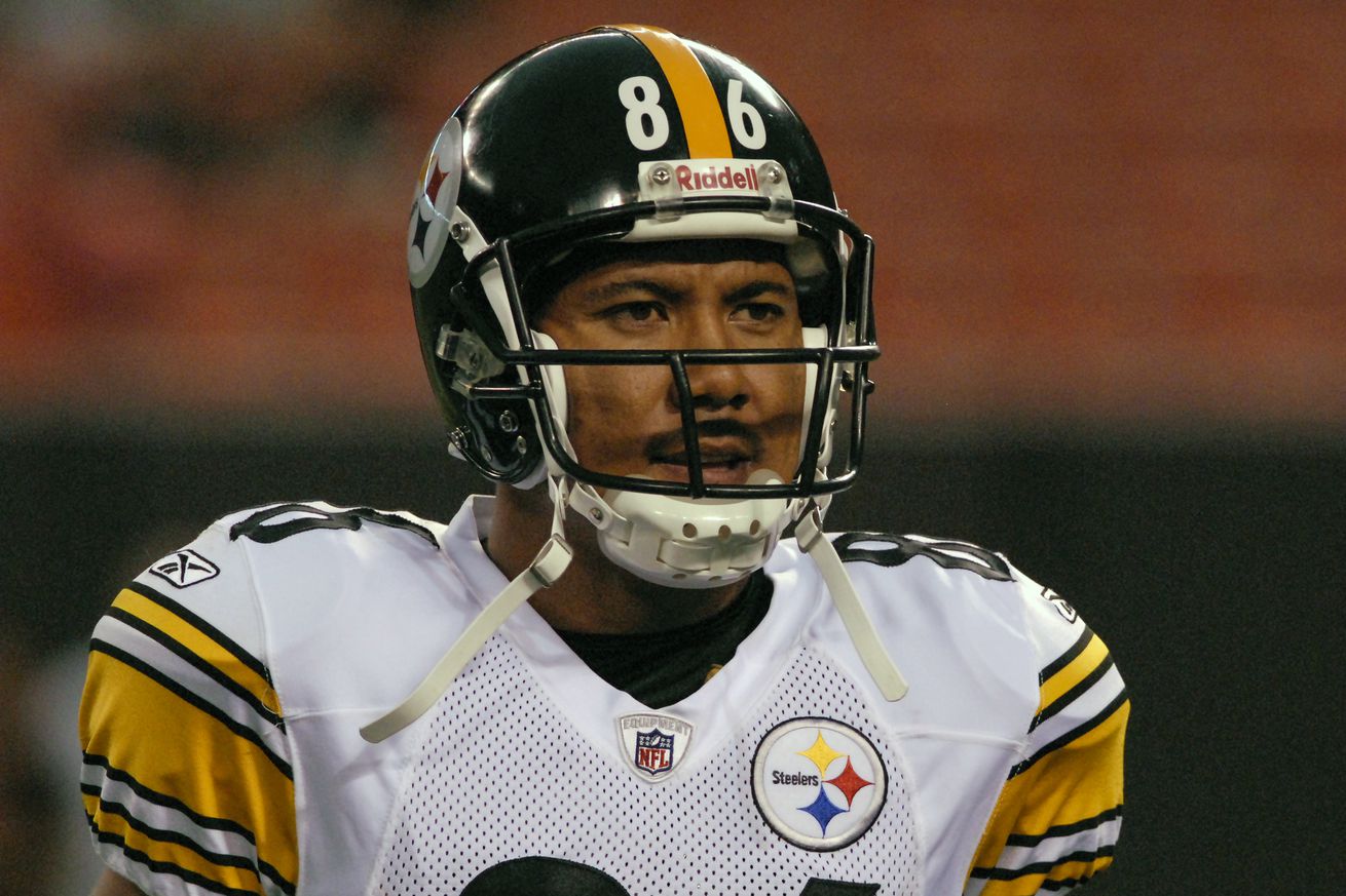 Pittsburgh Steelers v Cleveland Browns